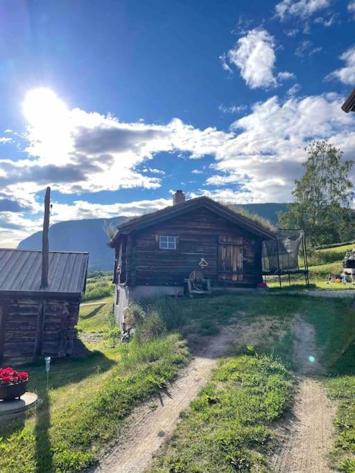 Stallen - Koselig Lite Hus Pa Gardstun Skjåk Buitenkant foto